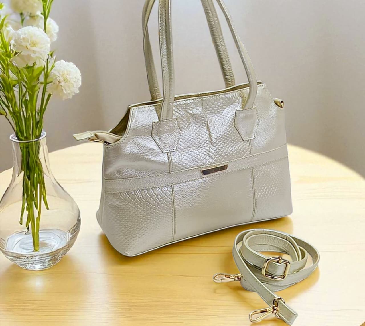 Bolso en cuero Liore talco