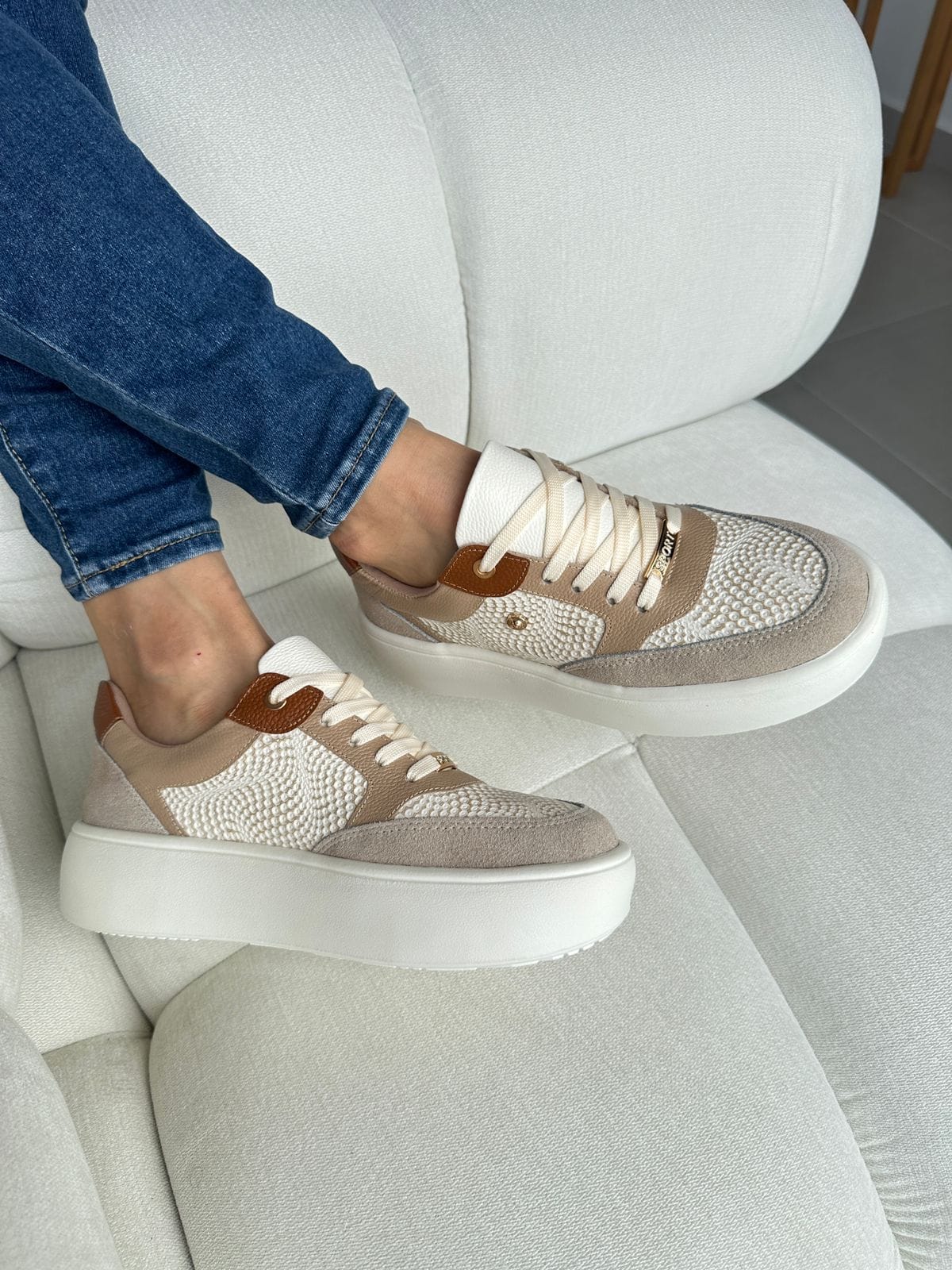 Tenis en cuero Zafiro beige