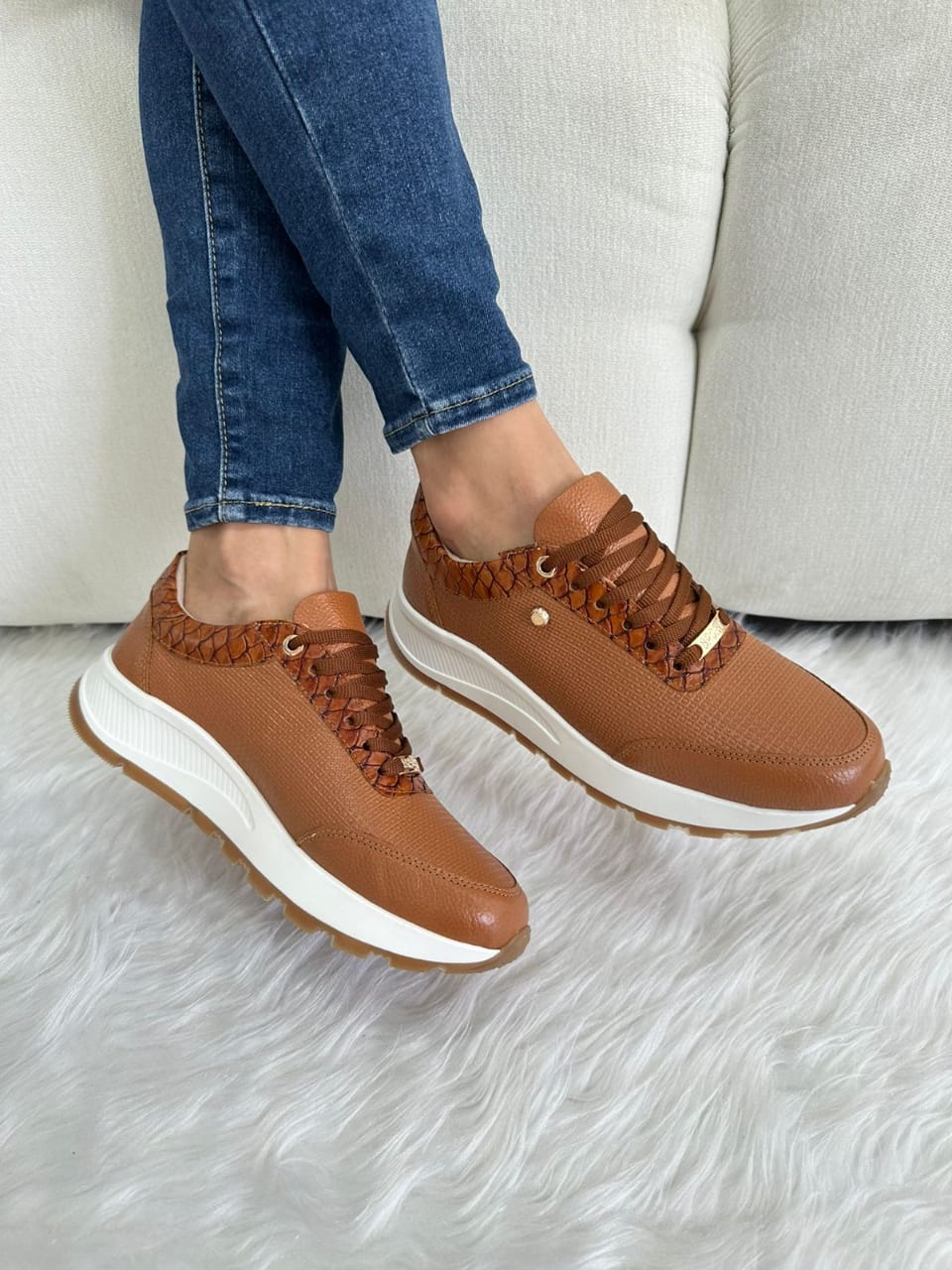 Tenis en cuero Orbe Miel